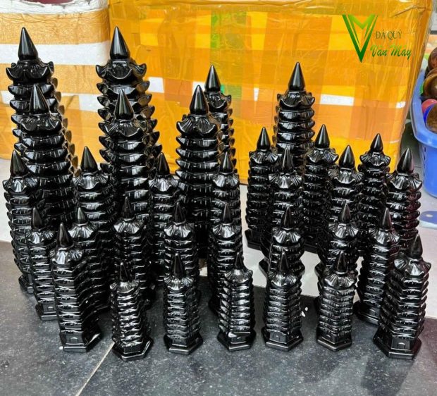thap-van-xuong-den-onyx